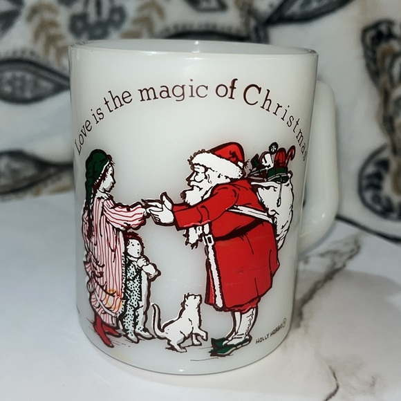 Vintage Holly Hobbie "Love is The Magic Of Christmas" Christmas Mug - Picture 9 of 10